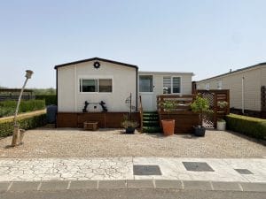 102LP Mobile Home image 1